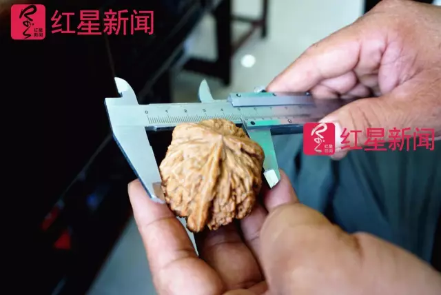 文玩核桃遇冷由幾萬(wàn)一對(duì)降到5元沒(méi)人要？商戶否認(rèn)