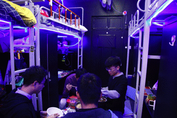 用人臉識別的技術，防火防盜防宿管。宿管一來，就可以自動發(fā)起警報