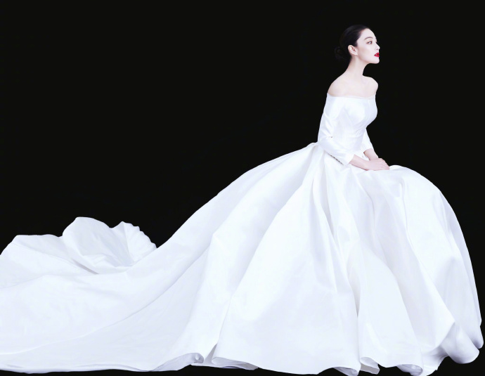 張馨予的婚紗成了淘寶爆款，知道價(jià)格后讓人大跌眼鏡！