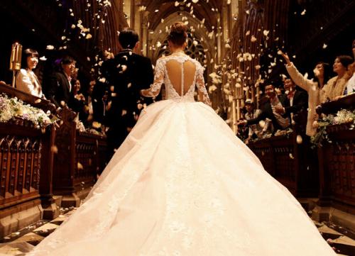 張馨予的婚紗成了淘寶爆款，知道價(jià)格后讓人大跌眼鏡！