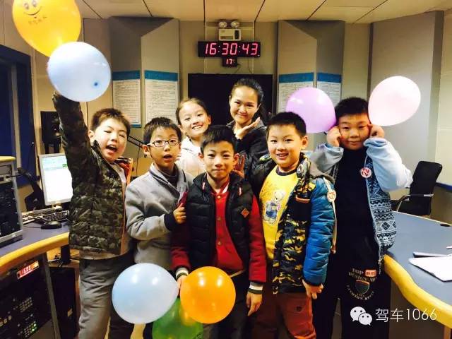 我們不光要成為銀行家，還要當(dāng)主持人！跟著子楊姐姐參觀河南電臺(tái)直播間！