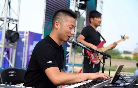 辛苦樂(lè)隊(duì)老師，你們跟我們一起，共同見(jiàn)證了時(shí)光音樂(lè)節(jié)是如何一步步成長(zhǎng)至今的。