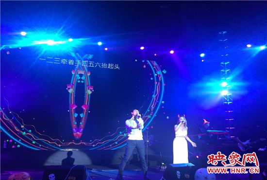 丁當(dāng)現(xiàn)場(chǎng)分享了她的代表曲目，《猜不透》全場(chǎng)大合唱，歌手嚴(yán)爵充分展現(xiàn)創(chuàng)作型歌手的特點(diǎn)。