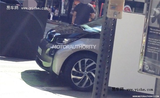 寶馬i3量產(chǎn)版內飾諜照