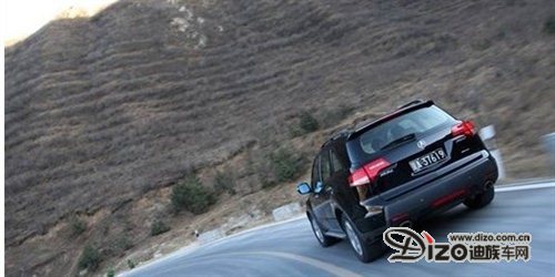 駕駛需冷靜 新手坡道行車(chē)技巧