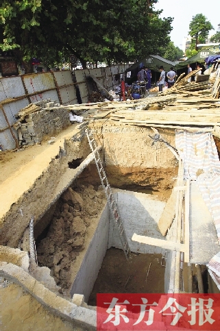 事發(fā)塌方基坑，深7米