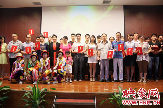 經(jīng)過(guò)網(wǎng)絡(luò)投票和專(zhuān)家評(píng)審，最終農(nóng)民兄弟樂(lè)隊(duì)的歌曲《中國(guó)夢(mèng)》、動(dòng)畫(huà)片《紅孩兒與大學(xué)院》以及《中原福塔兒童