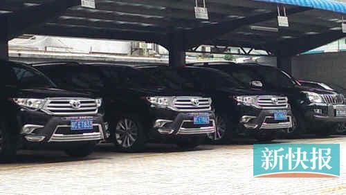 珠海煙草局停車場(chǎng)內(nèi)的三輛漢蘭達(dá)。