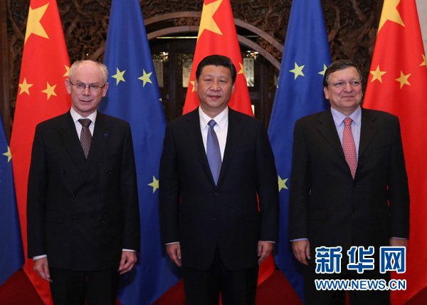 習(xí)近平會(huì)見歐洲理事會(huì)主席范龍佩和歐盟委員會(huì)主席巴羅佐。新華社記者 龐興雷 攝