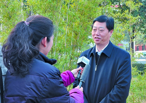 十八大代表、南陽市委書記李文慧談學(xué)習(xí)十八大精神體會(huì)