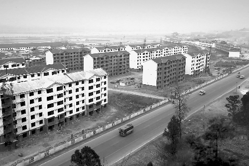 1月14日，宜陽縣正在建設(shè)的靈山新型農(nóng)村社區(qū)已現(xiàn)雛形。