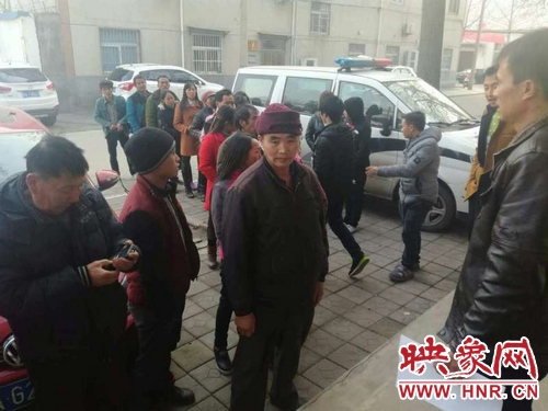 滎陽78名貴州籍農(nóng)民工兄弟拿到工資回家啦！