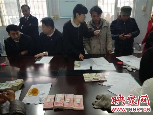 滎陽78名貴州籍農(nóng)民工兄弟拿到工資回家啦！