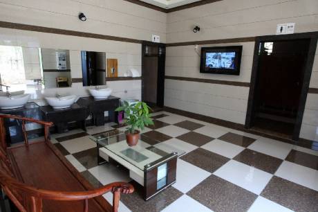 杭州一“四星級(jí)”公廁亮相