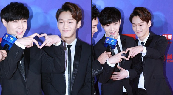EXO成員張藝興和金鐘大作為代表上臺(tái)領(lǐng)獎(jiǎng)，最受歡迎組合獎(jiǎng)也是實(shí)至名歸。