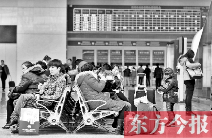 昨日，受天氣影響，多趟途經(jīng)和到達鄭州的高鐵晚點