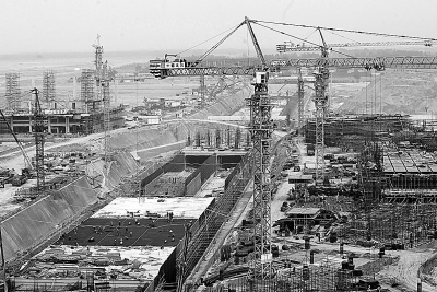 鄭州新鄭國際機(jī)場(chǎng)二期工程建設(shè)如火如荼。資料圖片