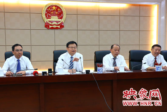 專題詢問會結(jié)束后，省人大組織召開記者提問會。