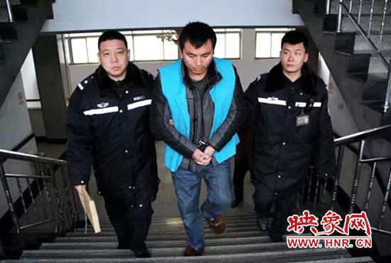 警方已經(jīng)將肇事嫌疑人控制。