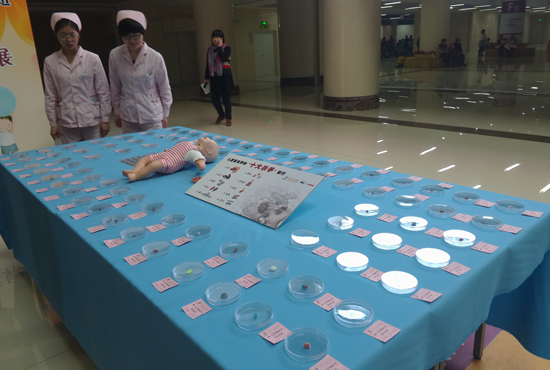 鄭州市兒童醫(yī)院舉行的首屆兒童氣道、食道異物展