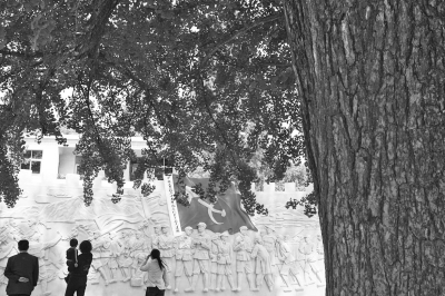 信陽市羅山縣何家沖村，當(dāng)年紅二十五軍從這里出發(fā)。記者李文波攝影