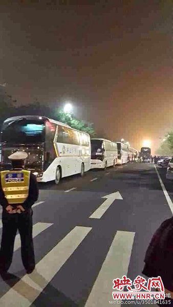 11月1日深夜，鄭州鄭東新區(qū)夜總會(huì)“皇家一號(hào)”被查處。網(wǎng)友供圖