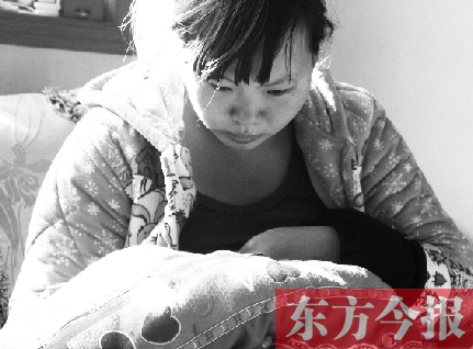 重新找回兒子蛋蛋，年輕的媽媽再也不忍離開