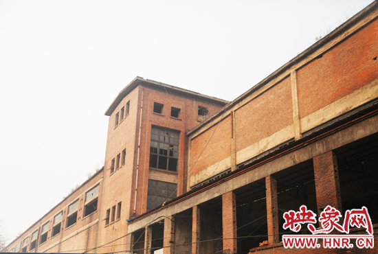 廢舊的廠房，充滿滄桑感