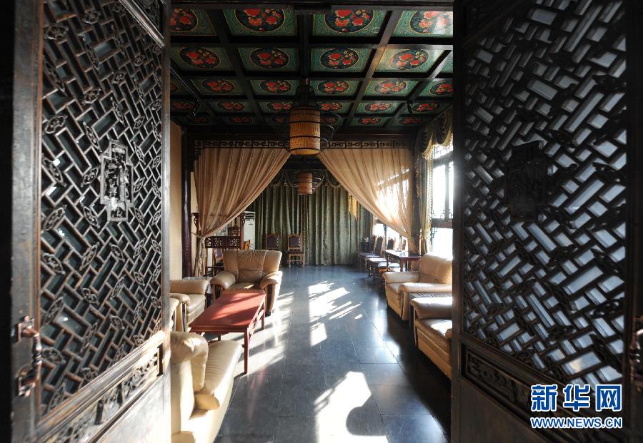 　“停業(yè)調(diào)整”的北海公園內(nèi)高檔餐廳上林苑內(nèi)部一角（1月15日攝）。