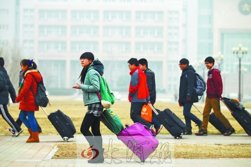 這不是拉桿箱的秀臺(tái)，這是行李的改頭換代，今天，你“拉桿箱”了嗎？