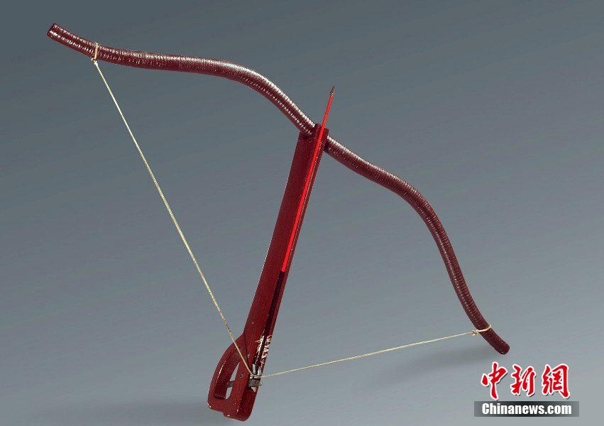 圖為弩的復制品。秦始皇帝陵博物院 供圖