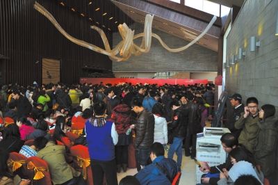 上周日，萬(wàn)科橙開盤現(xiàn)場(chǎng)。京華時(shí)記者潘秀林?jǐn)z