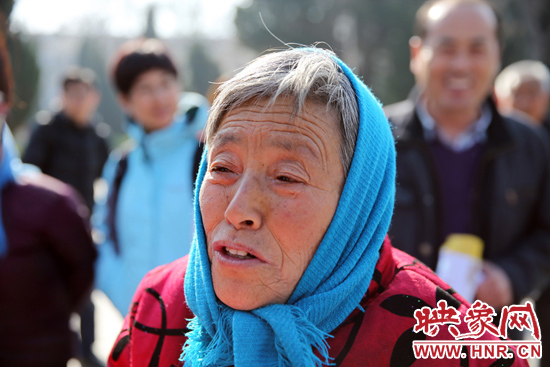 趙玉花老人講述焦裕祿的故事。