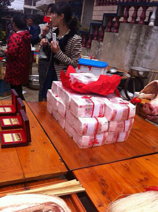 浙江臺州土豪娶妻引側目：288萬現(xiàn)鈔 金條十幾根