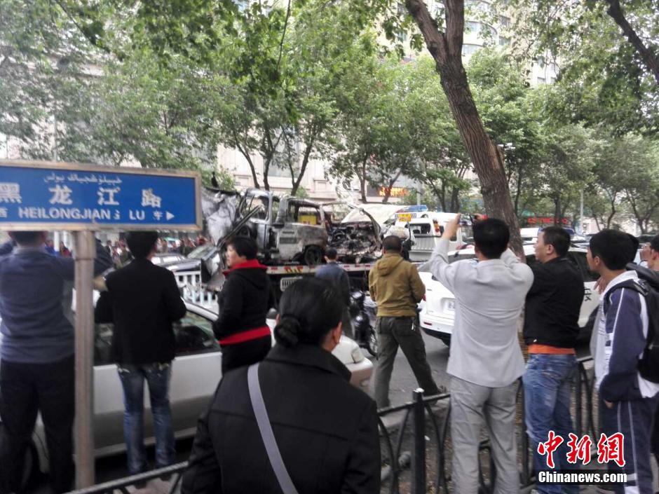 自治區(qū)和烏魯木齊市有關(guān)部門迅速處置，傷員已全部送往醫(yī)院救治。