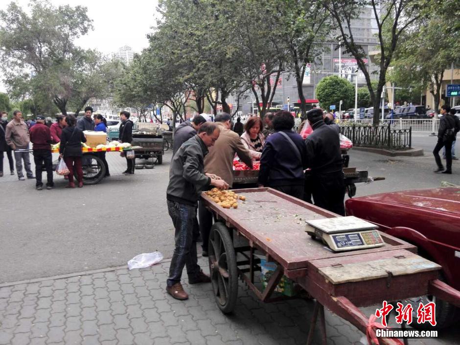 自治區(qū)和烏魯木齊市有關(guān)部門迅速處置，傷員已全部送往醫(yī)院救治。