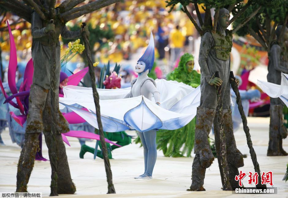 北京時(shí)間6月13日凌晨2時(shí)，巴西世界杯正式拉開(kāi)帷幕。