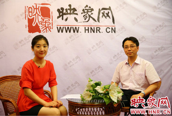 南京大學(xué)河南招生組負(fù)責(zé)人武港山教授做客映象網(wǎng)2014高招“名校面對(duì)面”系列視頻訪談。