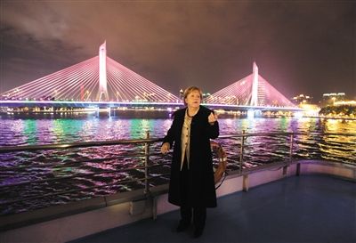 2012年2月3日，德國(guó)總理默克爾夜游廣州。