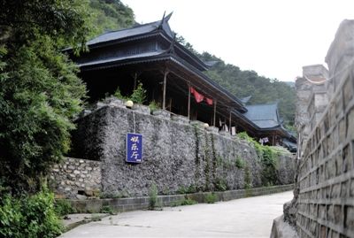 一處仿古“娛樂廳”位于山莊深處。