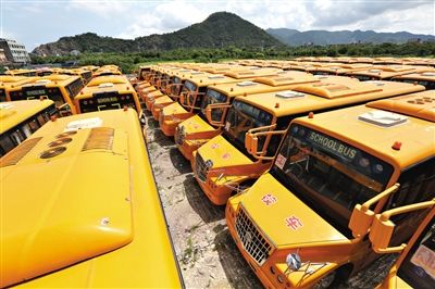8月28日，浙江溫嶺，擱置農(nóng)村近1年的校車。