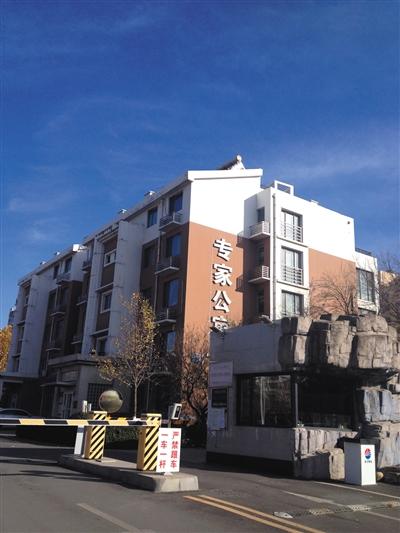 馬超群母親張桂英的一處房產(chǎn)，位于秦皇島開發(fā)區(qū)專家公寓內(nèi)，該房產(chǎn)為馬家巨款、黃金藏匿處。