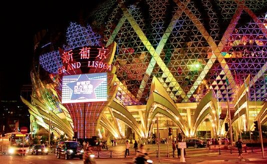 　澳門賭場(chǎng)貴賓廳的冷清，在許多人看來，是當(dāng)?shù)亟?jīng)濟(jì)轉(zhuǎn)型的好機(jī)會(huì)。