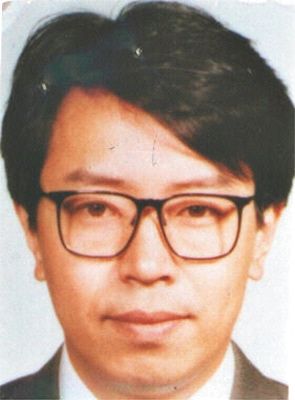 姚耿 現(xiàn)年53歲，外逃前任云南省五礦化工進(jìn)出口（集團(tuán)）公司上海浦東分公司經(jīng)理