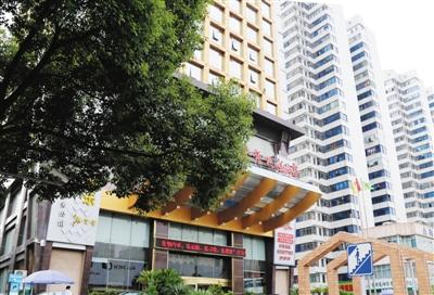 衡陽官員趙安民與之保持聯(lián)系，并邀約女子在這家酒店房間見面。