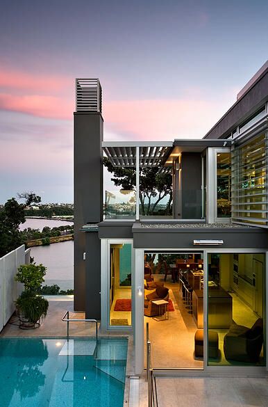 近日，新西蘭華人土豪再次出手，以1010萬的價(jià)格購買了位于Parnell的一座無敵海景豪宅。