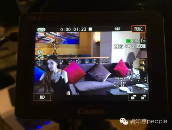 直播中的王瑞兒。攝影：于亞妮