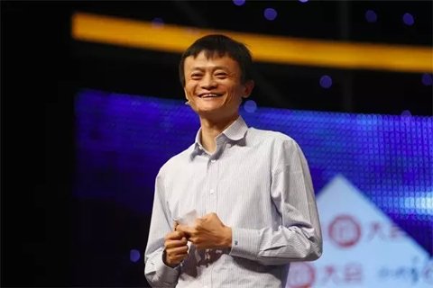 2011年8月17日，阿里巴巴集團宣布，將提供30億元無息貸款，幫助員工解決首次置業(yè)問題，每人最高可申請30萬元。此外，阿里巴巴還將投入5億元設教育基金，通過和教育機構(gòu)共同辦學、與現(xiàn)有學校合作，解決員工子女入園、上學問題;向基層員工發(fā)放一次性的物價、子女教育補貼，預計總額超過4000萬元。