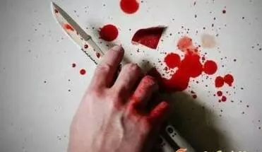 男子用被子捂死妻子 在其胸部、腹部寫(xiě)下我愛(ài)你