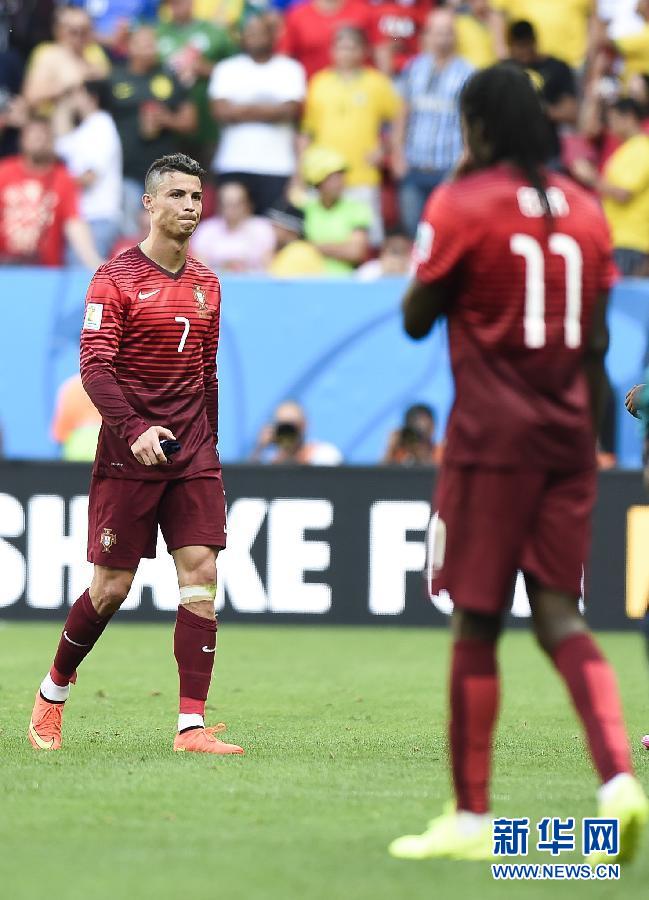 6月26日，葡萄牙隊(duì)球員克·羅納爾多（左）在比賽中。
